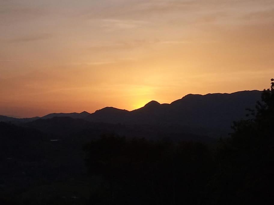 Casa Rural El Cotu En Onís المظهر الخارجي الصورة